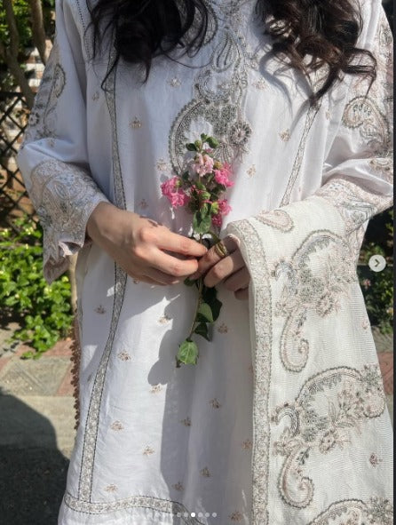 Ivory Elegance Embroidered Lawn Suit