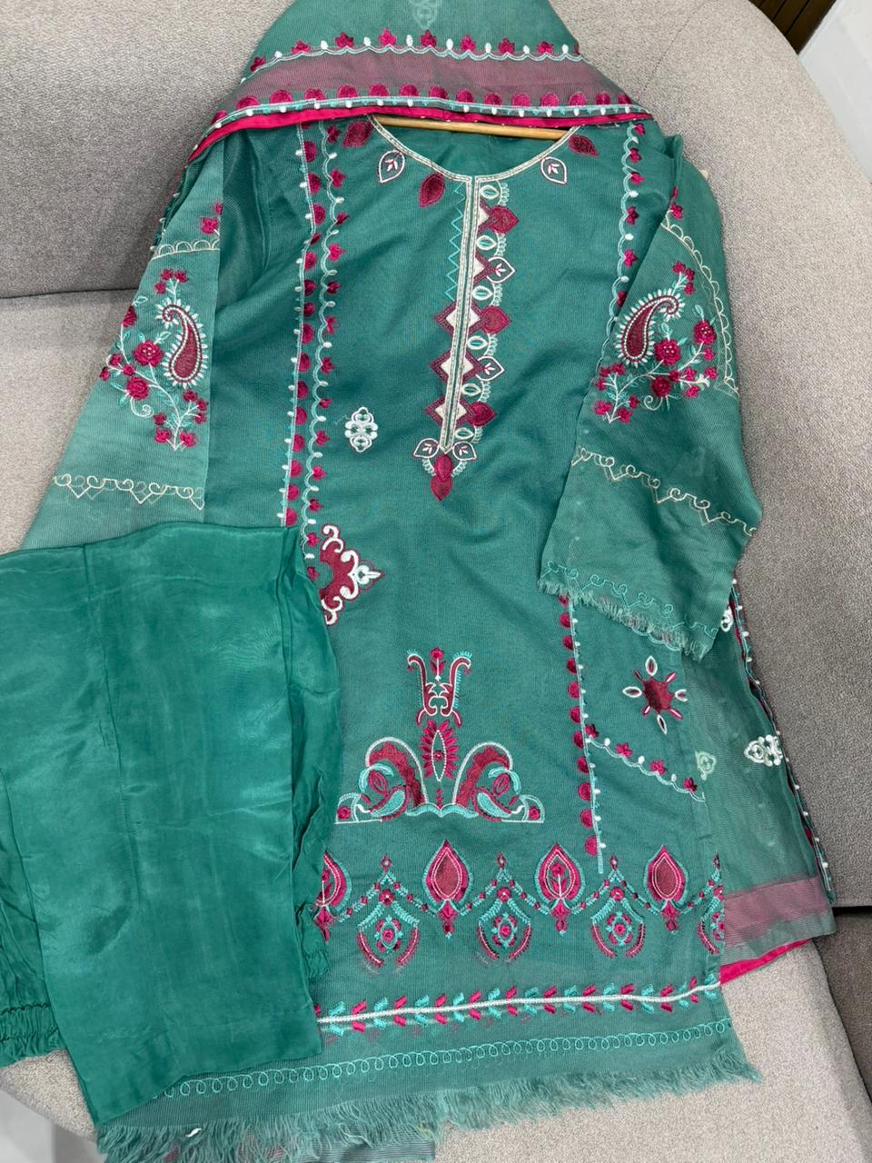Pine Green – Embroidered 3-Piece Suit