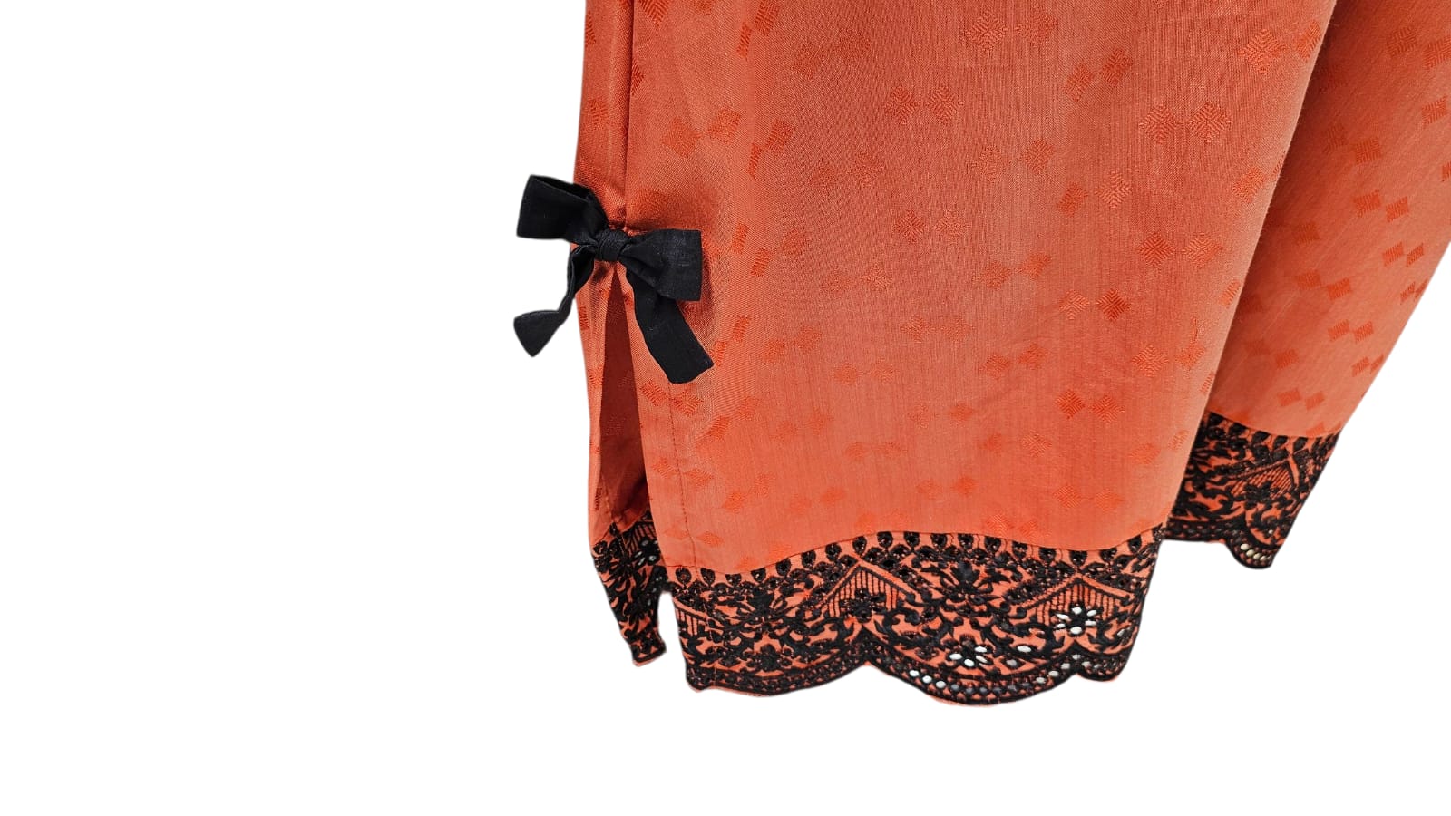 Coral Bow Elegance 🧡