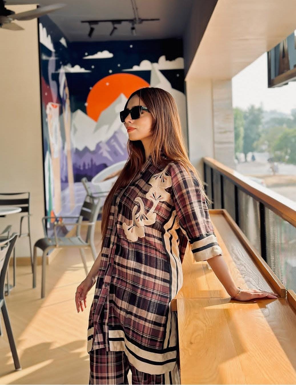 Winter Plaid Elegance 🤎