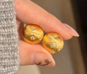 1 Pair Vintage Elegant 18K Golden Plated Star Stud Earrings with Synthetic Cubic Zirconia
