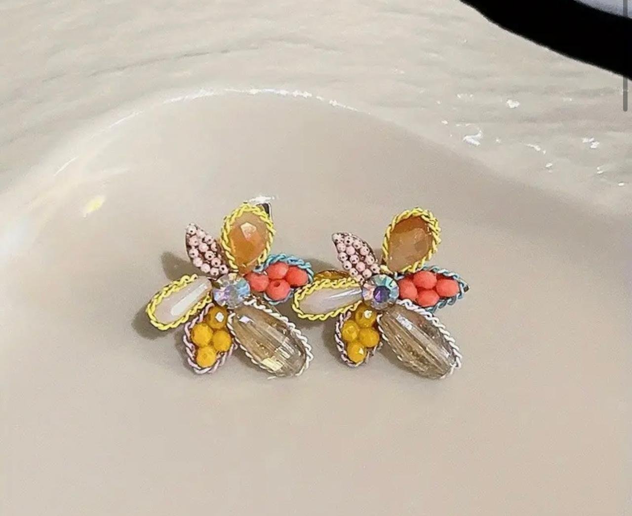 Pair of Vintage Fashionable Ethnic Style Artificial Crystal Flower Earrings .