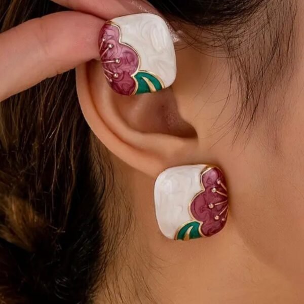 Vintage Elegant Floral Stud Earrings for Women