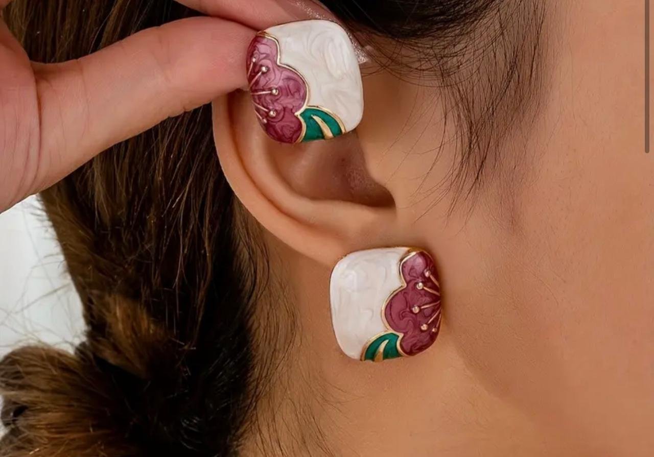 Vintage Elegant Floral Stud Earrings for Women