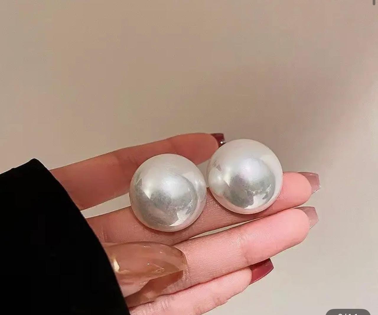 5 BUSINESS DAYS 1 Pair of High-Gloss Imitation Pearl Earrings