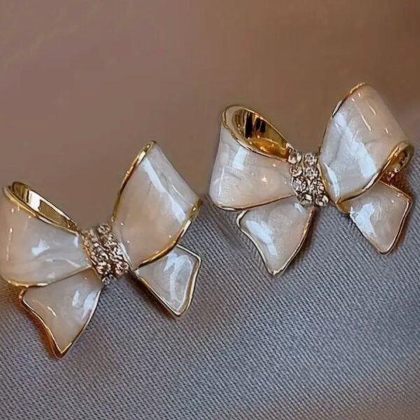 white bow